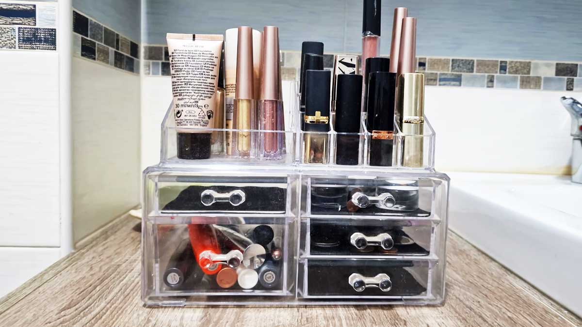 come-organizzare-angolo-make-up