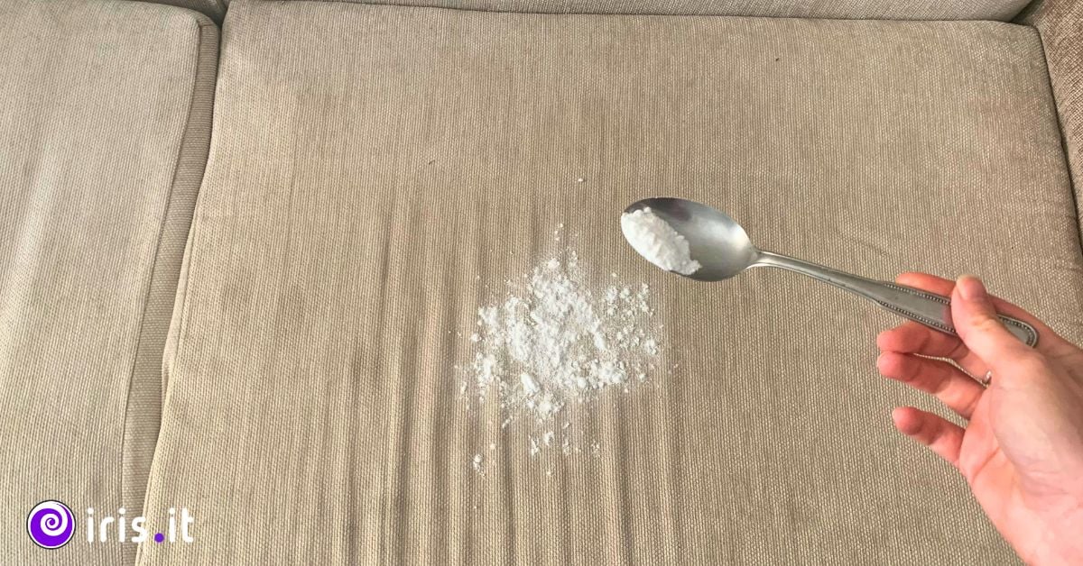 pulizia divano bicarbonato